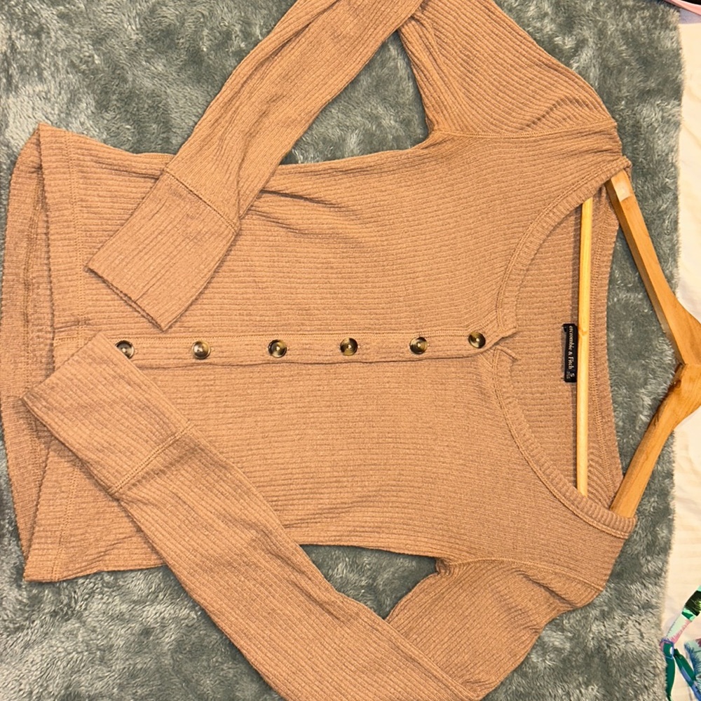 Abercrombie & Fitch Tan Sweater